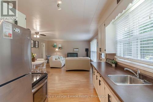 407 Huron Avenue, South Bruce Peninsula, ON - Indoor Photo Showing Kitchen