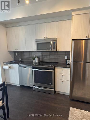 2801 - 88 Sheppard Avenue E, Toronto, ON - Indoor Photo Showing Kitchen