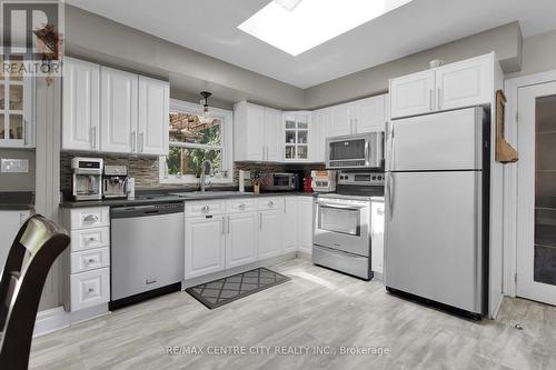 2103 Fanshawe Park Road W, Middlesex Centre, ON - Indoor Photo Showing Kitchen