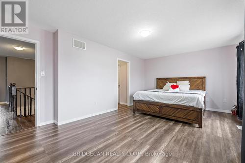 20 Gillespie Drive, Brantford, ON - Indoor Photo Showing Bedroom
