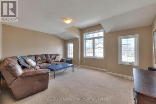 288 Steepleridge Street, Kitchener, ON - Indoor Photo Showing Living Room