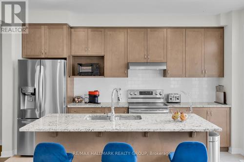 1076 Curraglass Walk, Ottawa, ON - Indoor Photo Showing Kitchen With Stainless Steel Kitchen With Upgraded Kitchen