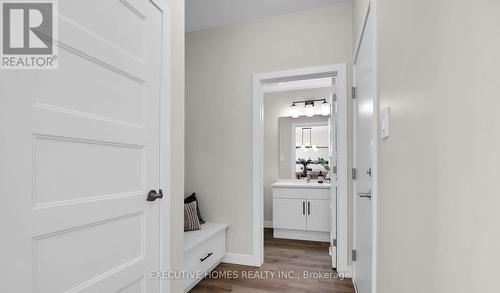 6937 Royal Magnolia Avenue, London South, ON - Indoor Photo Showing Other Room