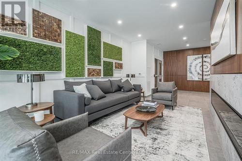 1010 - 1880 Gordon Street, Guelph (Pineridge/Westminster Woods), ON - Indoor Photo Showing Living Room