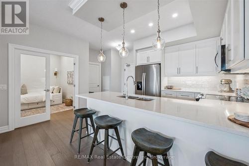 1010 - 1880 Gordon Street, Guelph (Pineridge/Westminster Woods), ON - Indoor Photo Showing Kitchen With Double Sink With Upgraded Kitchen