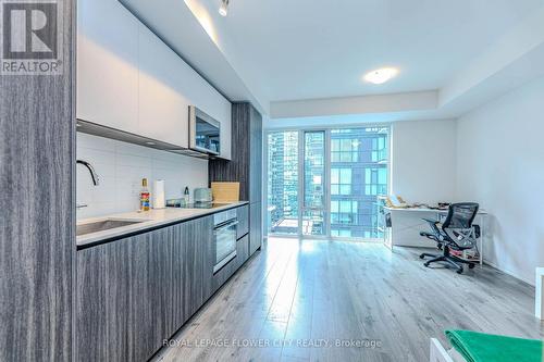 2115 - 8 Widmer Street, Toronto, ON - Indoor