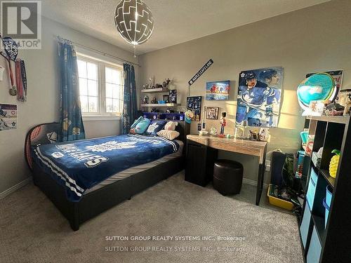 6807 Gracefield Drive W, Mississauga, ON - Indoor Photo Showing Bedroom