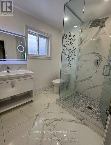 6807 Gracefield Drive W, Mississauga, ON - Indoor Photo Showing Bathroom