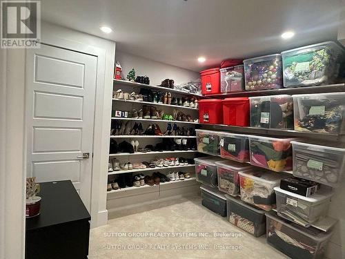 6807 Gracefield Drive W, Mississauga, ON - Indoor