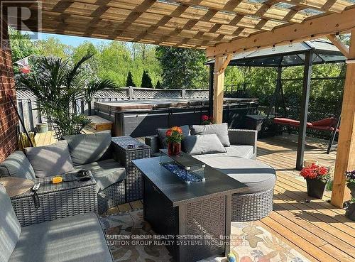 6807 Gracefield Drive W, Mississauga, ON - Outdoor With Deck Patio Veranda