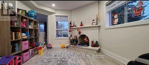 6807 Gracefield Drive W, Mississauga, ON - Indoor