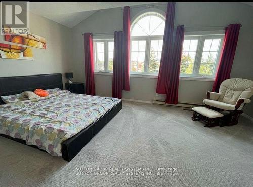 6807 Gracefield Drive W, Mississauga, ON - Indoor Photo Showing Bedroom