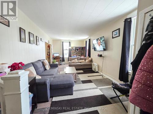 65 Kirby Avenue, Timmins (Ts - Se), ON - Indoor Photo Showing Living Room