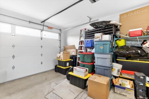 A-4626 Maitland St, Port Alberni, BC - Indoor Photo Showing Garage
