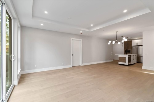 101-986 Doumac Ave, Saanich, BC - Indoor Photo Showing Other Room