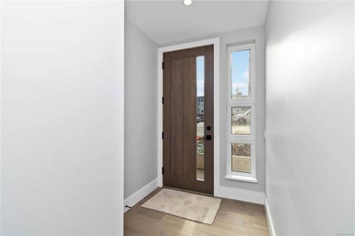 101-986 Doumac Ave, Saanich, BC - Indoor Photo Showing Other Room