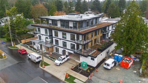 101-986 Doumac Ave, Saanich, BC - Outdoor