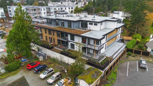101-986 Doumac Ave, Saanich, BC - Outdoor