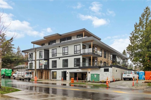 101-986 Doumac Ave, Saanich, BC - Outdoor