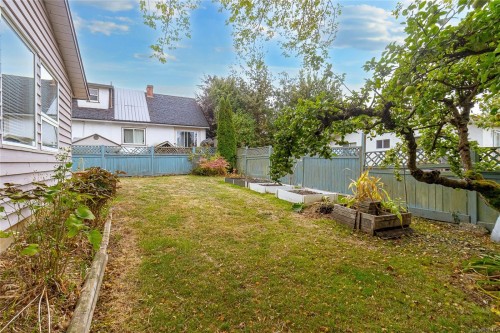 2365 Lovell Ave, Sidney, BC 