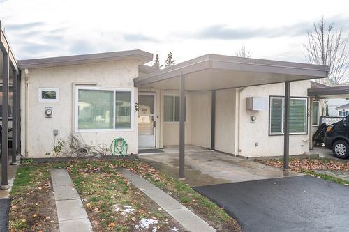 29-854 Main Street, Penticton, BC - Outdoor