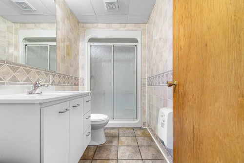 Bathroom - 328 Rue Fern, Lachute, QC - Indoor Photo Showing Bathroom
