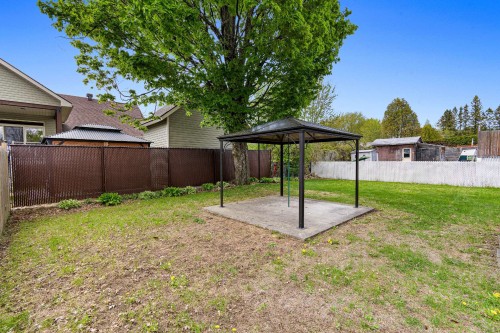Courtyard - 328 Rue Fern, Lachute, QC - Outdoor