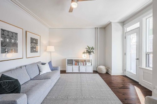 Upper-553 Euclid Avenue, Toronto, ON 