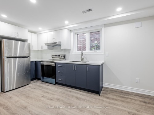Ground-93 Sandown Avenue, Toronto, ON - Indoor Photo Showing Kitchen With Stainless Steel Kitchen