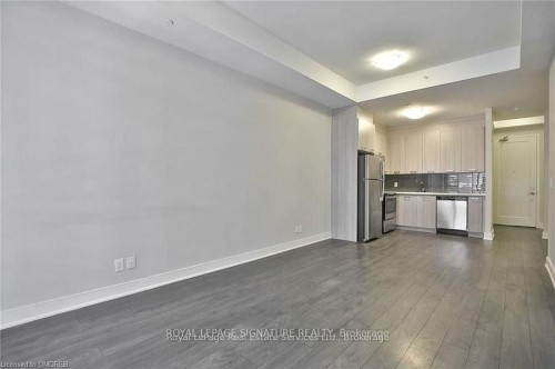 614-150 Main Street W, Hamilton, ON - Indoor Photo Showing Kitchen