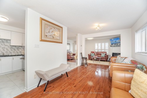 184 Lindenshire Avenue, Vaughan, ON 