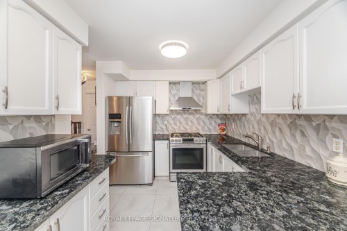 184 Lindenshire Avenue, Vaughan, ON 