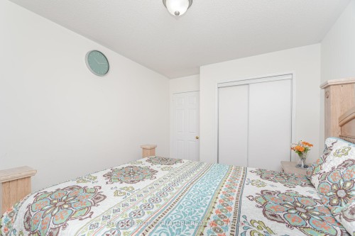 184 Lindenshire Avenue, Vaughan, ON 