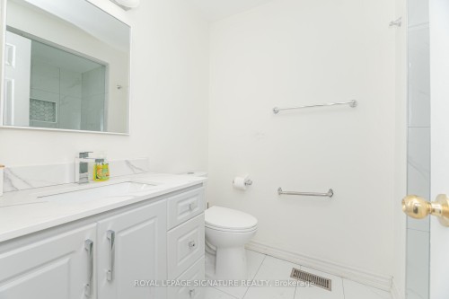 184 Lindenshire Avenue, Vaughan, ON 