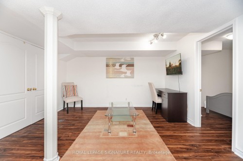 184 Lindenshire Avenue, Vaughan, ON 