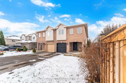 184 Lindenshire Avenue, Vaughan, ON 