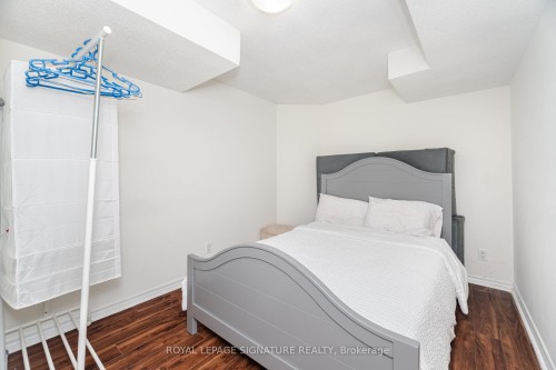 184 Lindenshire Avenue, Vaughan, ON 