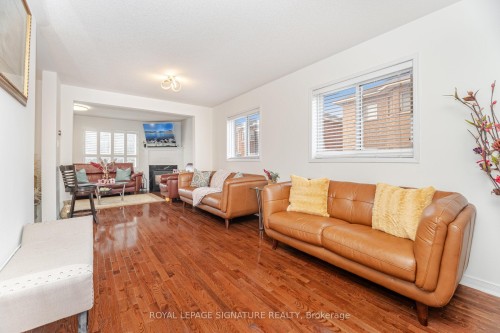 184 Lindenshire Avenue, Vaughan, ON 