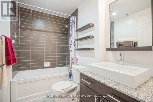 802 - 2756 Old Leslie Street, Toronto, ON - Indoor Photo Showing Bathroom