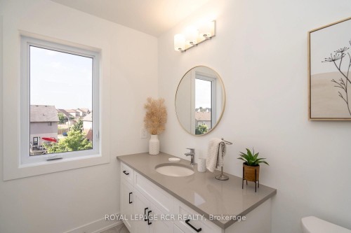 12-690 Broadway Avenue, Orangeville, ON - Indoor Photo Showing Bathroom