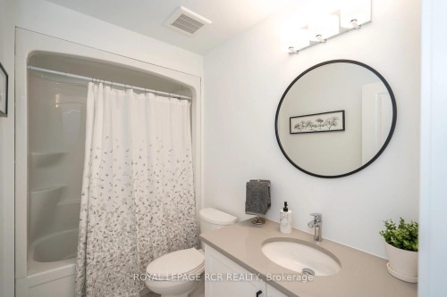 12-690 Broadway Avenue, Orangeville, ON - Indoor Photo Showing Bathroom
