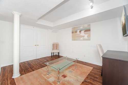 184 Lindenshire Avenue, Vaughan, ON 