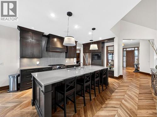 132 Sky Court, Kelowna, BC - Indoor Photo Showing Kitchen With Stainless Steel Kitchen With Upgraded Kitchen