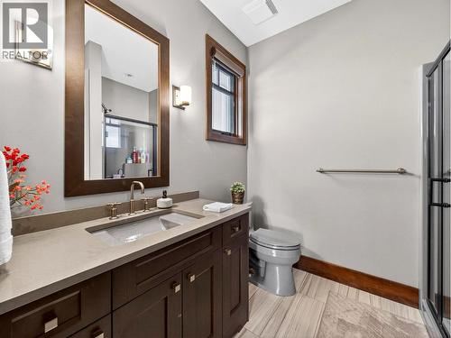 132 Sky Court, Kelowna, BC - Indoor Photo Showing Bathroom