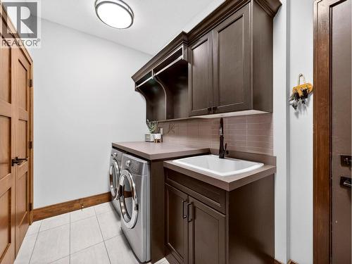 132 Sky Court, Kelowna, BC - Indoor Photo Showing Laundry Room
