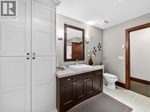 132 Sky Court, Kelowna, BC - Indoor Photo Showing Bathroom
