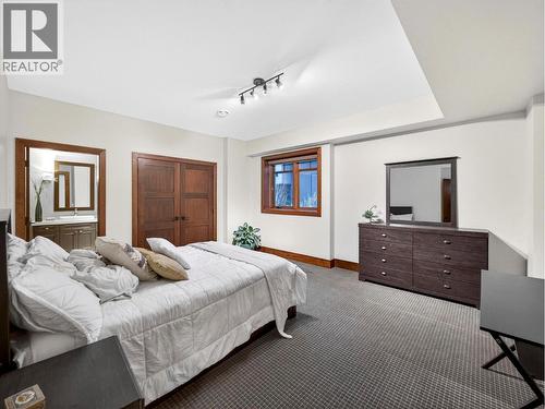 132 Sky Court, Kelowna, BC - Indoor Photo Showing Bedroom