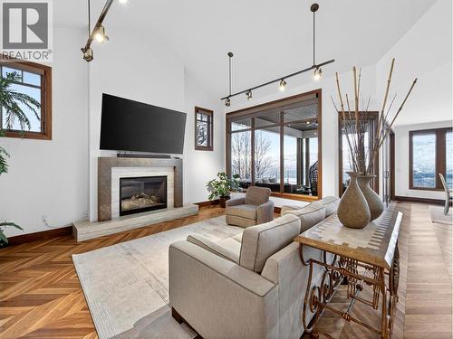 132 Sky Court, Kelowna, BC - Indoor Photo Showing Living Room With Fireplace