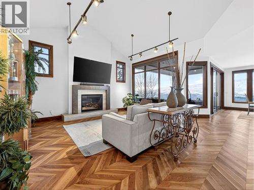 132 Sky Court, Kelowna, BC - Indoor Photo Showing Living Room With Fireplace