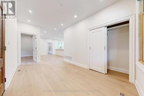 Unit B - 33 Centre Street, Vaughan, ON - Indoor Photo Showing Other Room